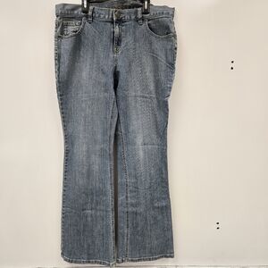 Lands' End Women Sz 12 Straight Leg Medium Wash Blue Denim Jeans Mid Rise 10"